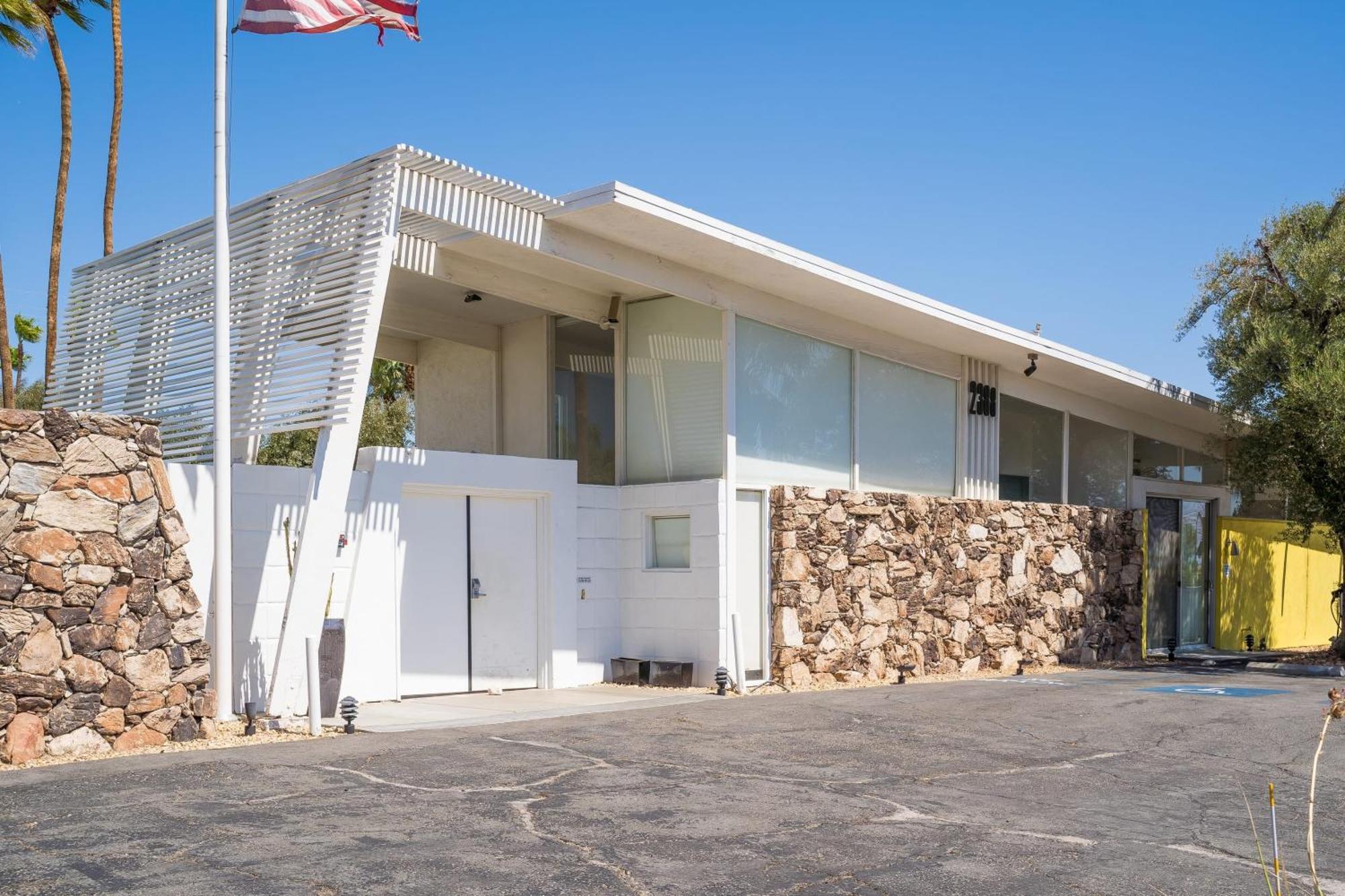 Monkey Tree Hotel By Avantstay Stylish Hotel In Palm Springs W Pool Εξωτερικό φωτογραφία